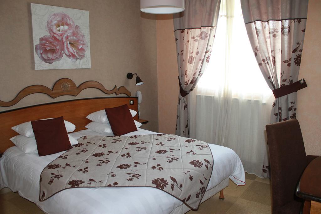 Hotel Restaurant Le Moulin De Saint Verand Ngoại thất bức ảnh